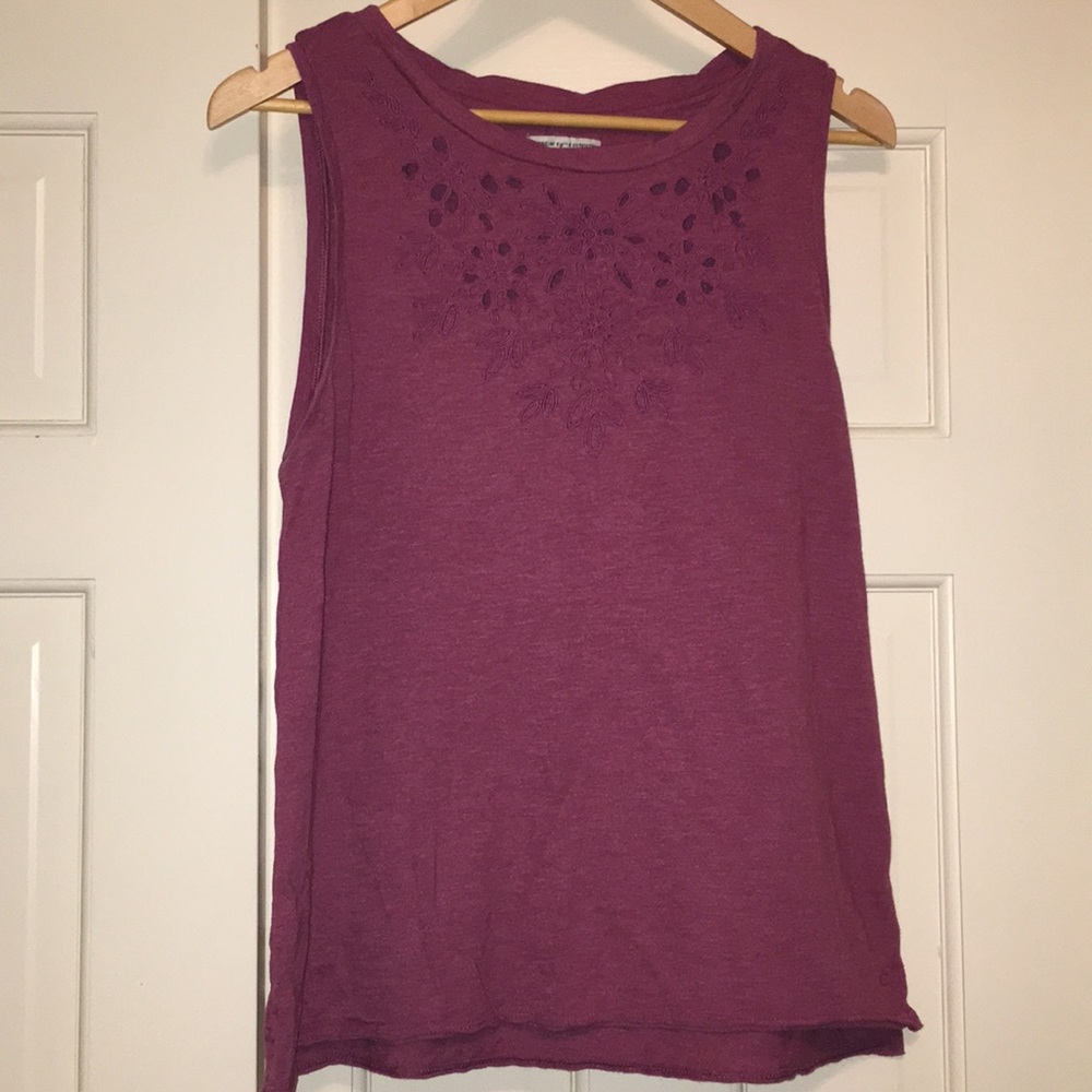 Detailed cut off tank top from American eagle